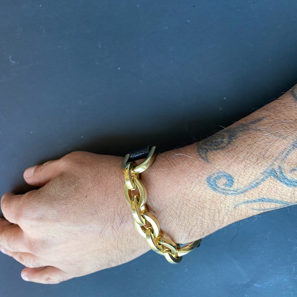 SKINNY CHAINS AND LEATHER BRACELET